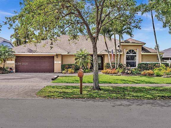 3rd image of 5711 SW 88th Ter