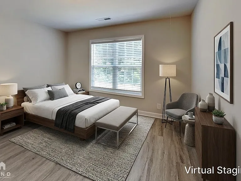 733 Hillside St — Photo 3