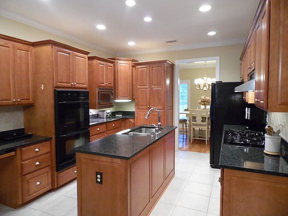 4th image of 128 Foxcreek Estate Dr