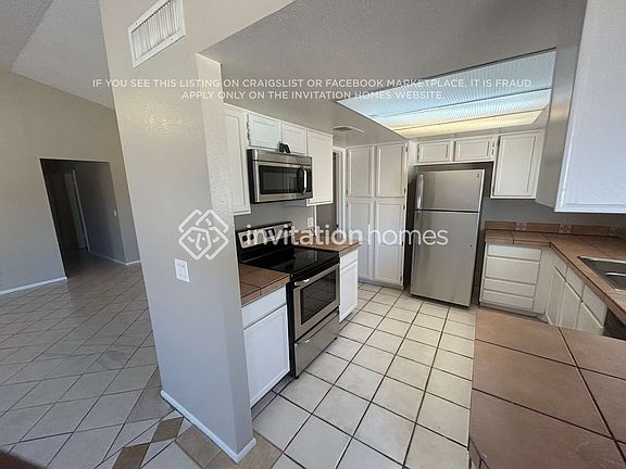 4th image of 6015 W Loma Ln