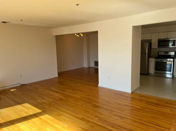 8911 Riverside Place image 16 of 37