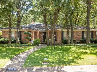 2012 N Meadow Way Cir, Arlington, TX 76015