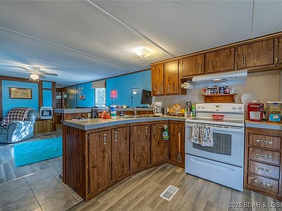 4th image of 54 Hook Ln