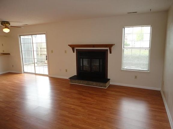 3rd image of 272 Ferdinand Cir #272