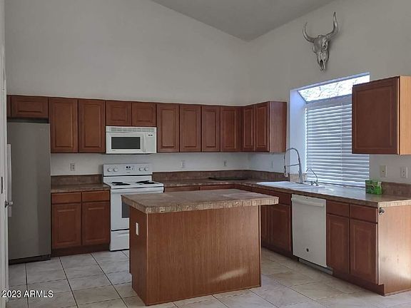 3rd image of 4333 E Desert Marigold Dr