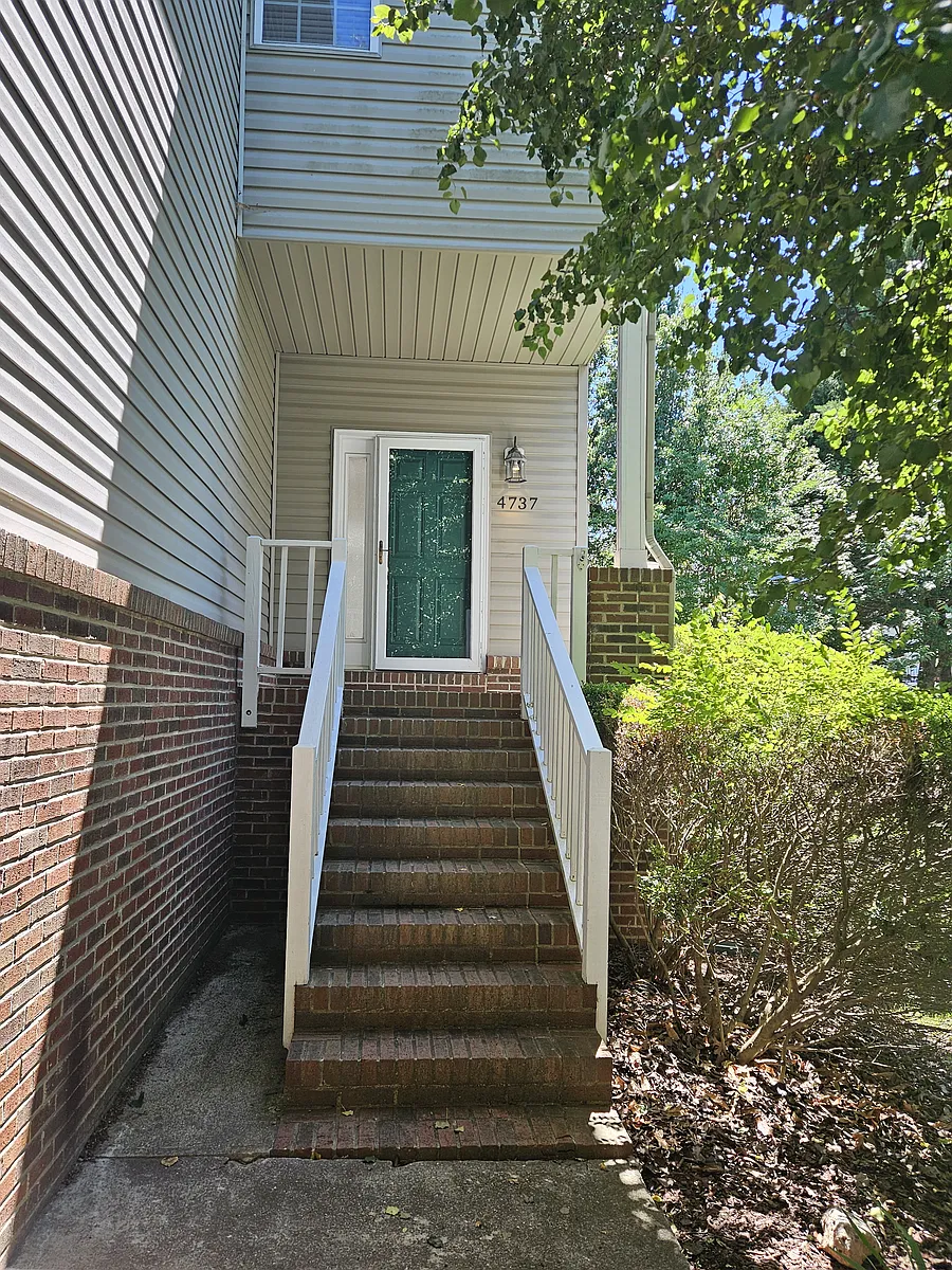 Building Photo - 4737 Delta Lake Dr