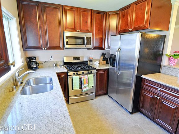 3rd image of 633 Missouri St APT 01