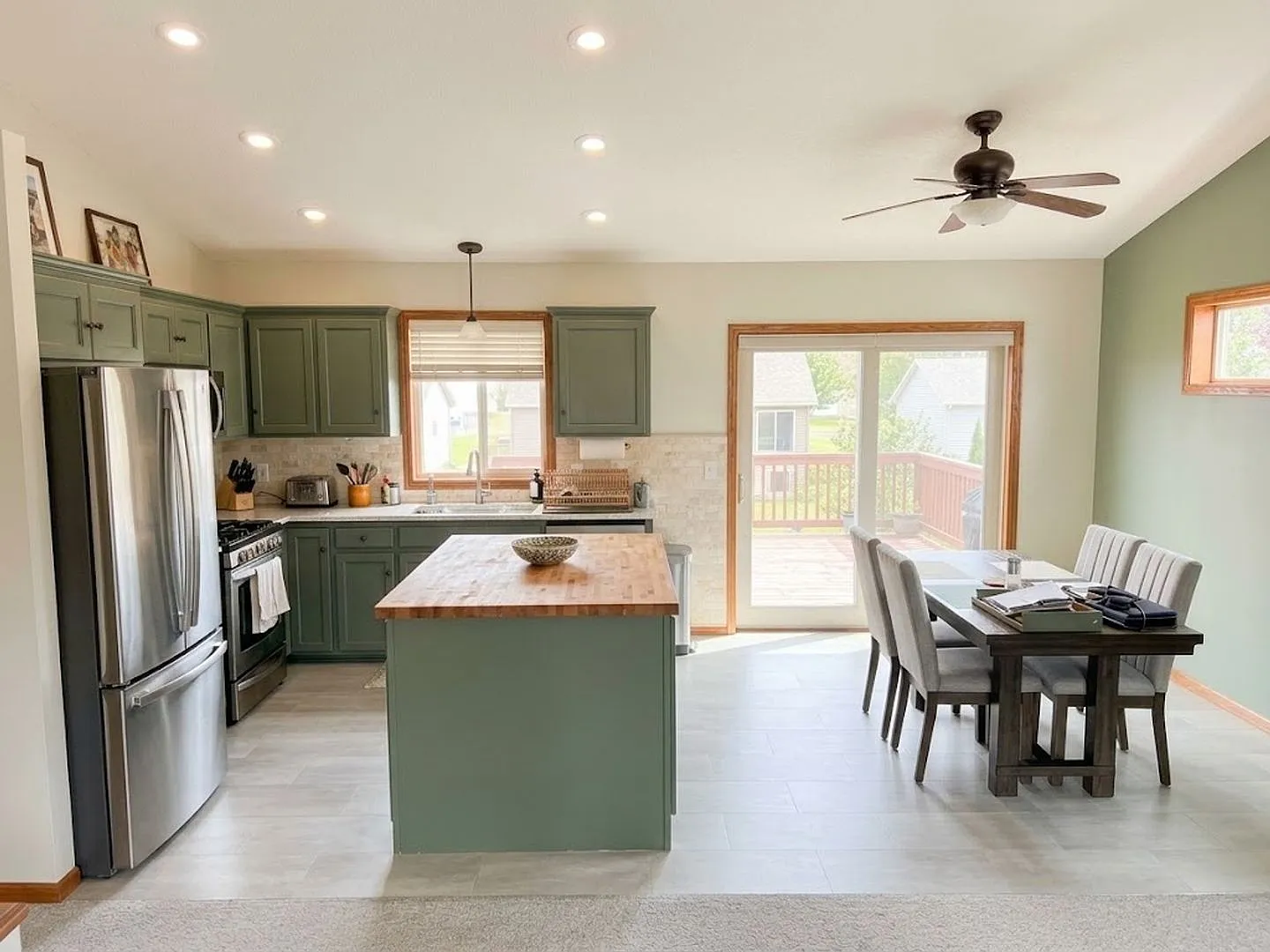Spacious 5BR House in Belle Plaine — Photo 3