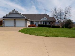 N10530 McDonah Ln, Trempealeau, WI 54661