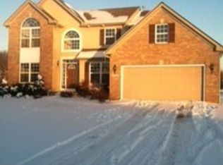 3744 Martins Run Dr, Lorain, OH 44053