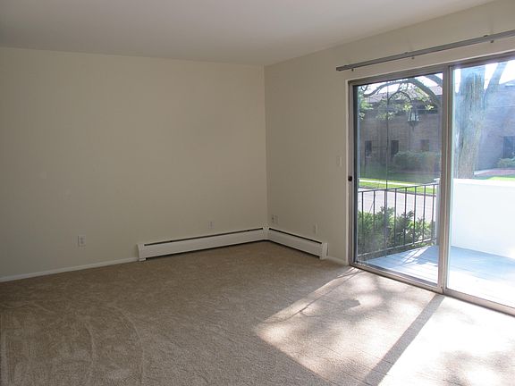 4th image of 229 Collingwood St APT 1