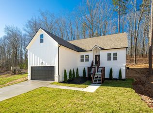 6730 Flagstone Dr, Ooltewah, TN 37363