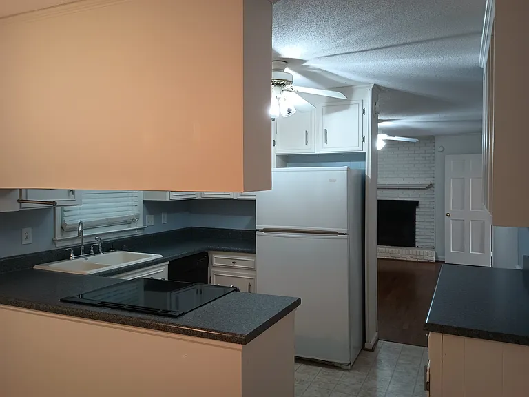 1202 Brookgreen Dr — Photo 8