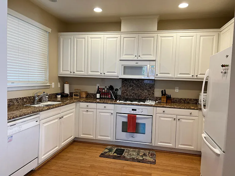3591 Sacramento Dr — Photo 3