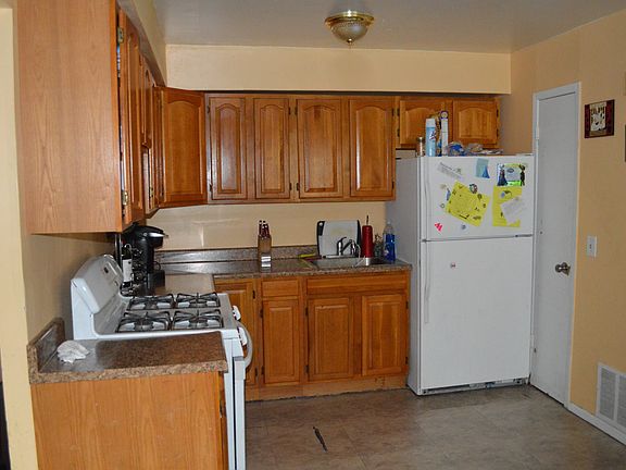 3rd image of 405 Lisk Ave
