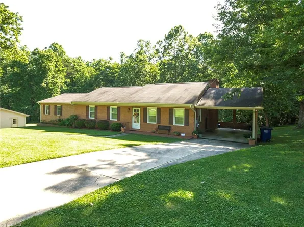 4409 Winnabow Rd, Winston Salem, NC 27105