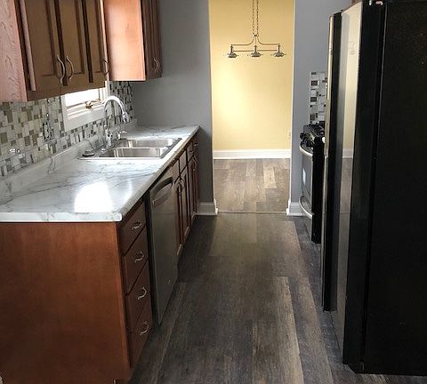 3rd image of 4774 Pearl St