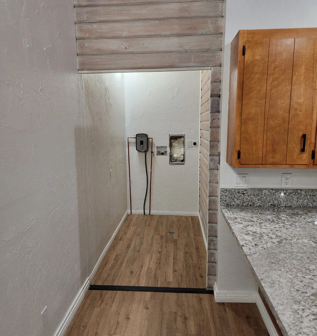2 bed, 1000 sqft, $2,200 — Photo 3