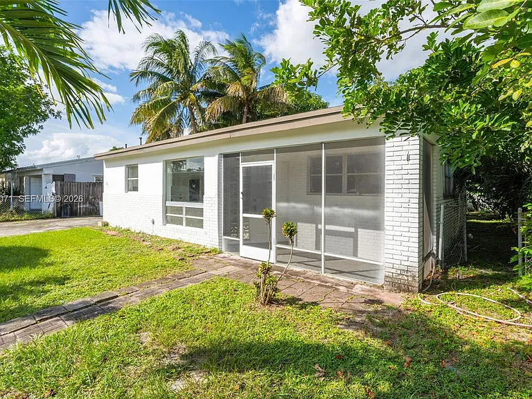 6831 Greene St — Photo 3