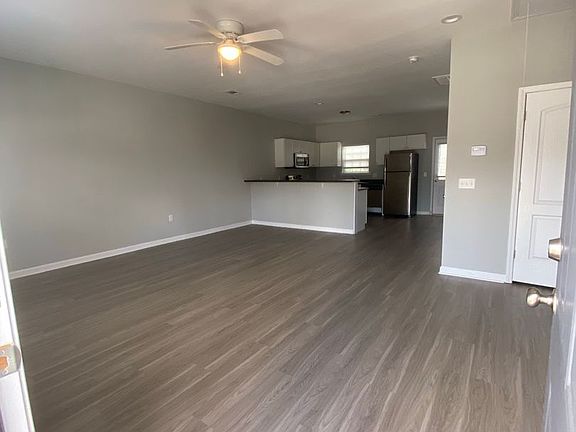 4th image of 206 Bonilane Dr #114