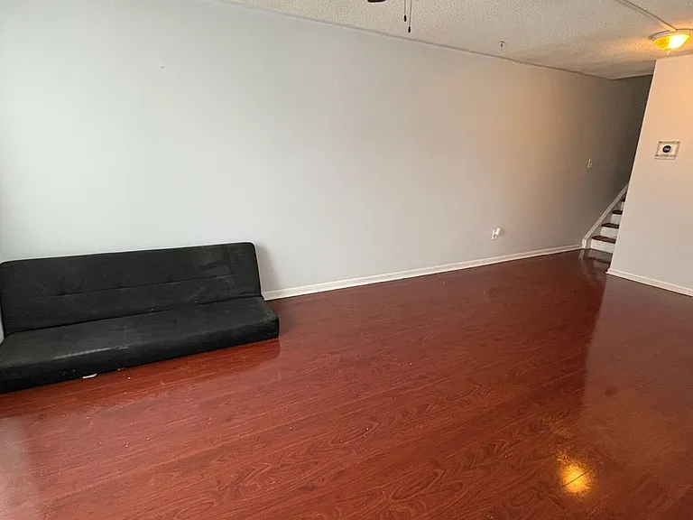 7465 Discus Cres — Photo 4