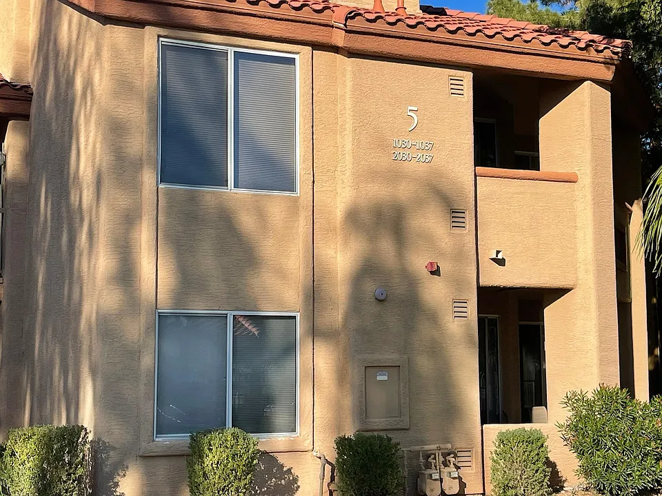 2929 W Yorkshire Dr #2037