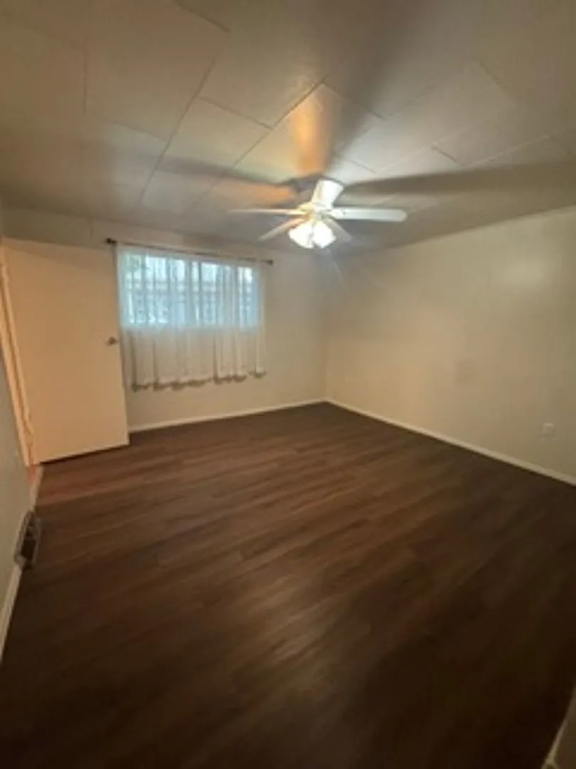 3 Bedroom 1 bathroom Spacious Home — Photo 4