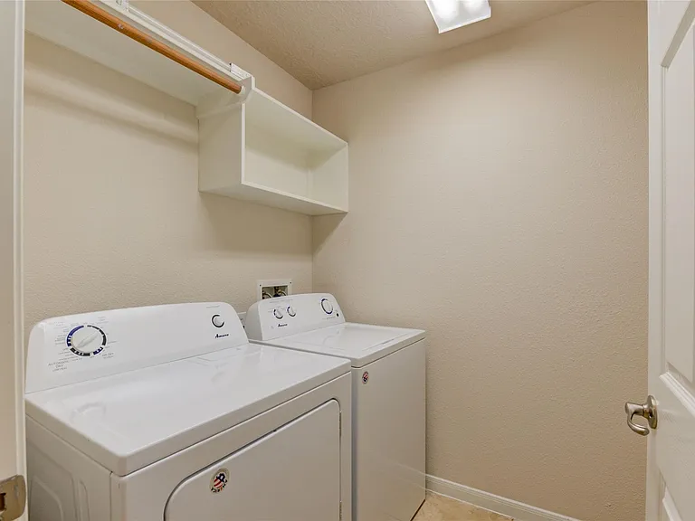 11 Ebony Oaks Pl — Photo 26