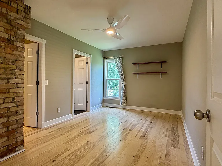 824 E Dayton St — Photo 8