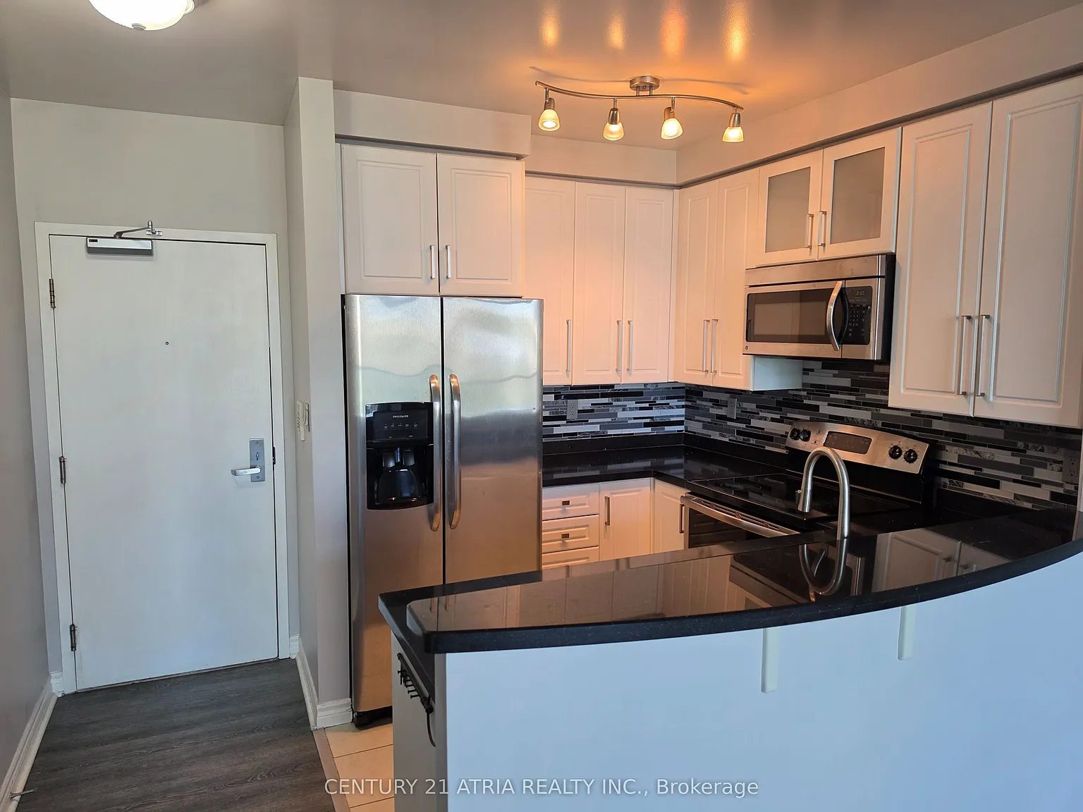 2 bed, $2,800 — Photo 1