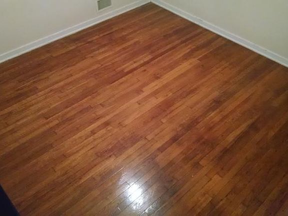 4th image of 695 Shakespeare Dr