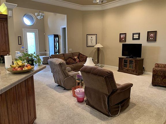 2nd image of 3315 Abby Ln