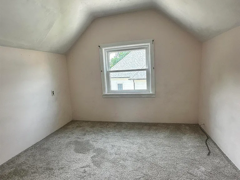 235 S Seminary St — Photo 26
