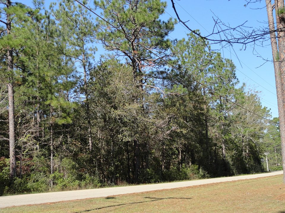 1st image of 7 Pine Tree Dr