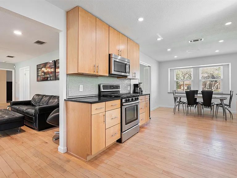6906 One Oak Rd — Photo 11