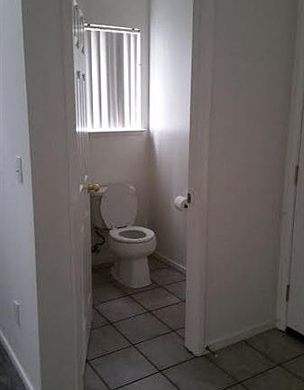3717 Bridlewood bath1