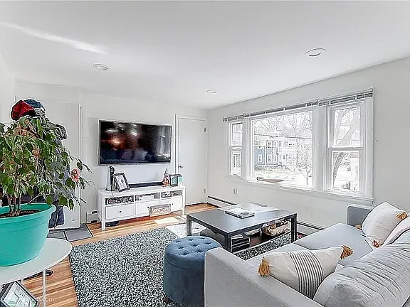 3 bed, 1100 sqft, $2,900 — Photo 4