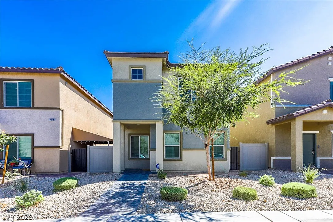 3 bed, 2.0 bath, 1444 sqft, $1,900 — Photo 1