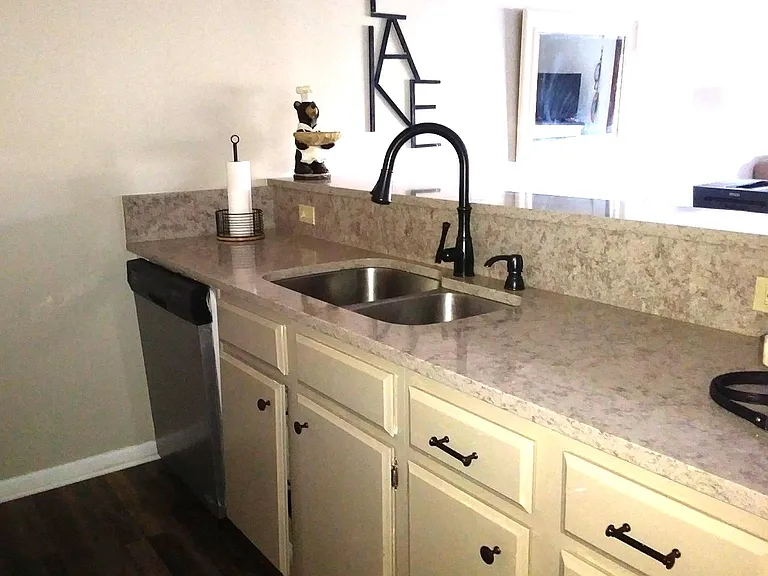 29 Lakeshore Ter — Photo 6