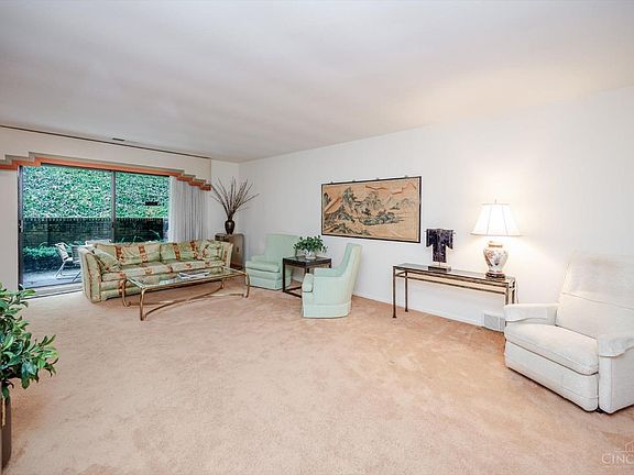 4th image of 3543 Amberacres Dr Unit 108W