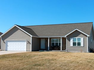 1911 Golden Bell Dr, Green Bay, WI 54313