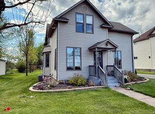 211 S 4th St, Abbotsford, WI 54405