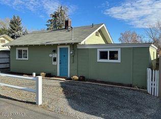 304 1/2 N Wenas Rd, Selah, WA 98942