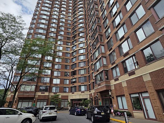 2nd image of 100 Old Palisade Rd APT 3605