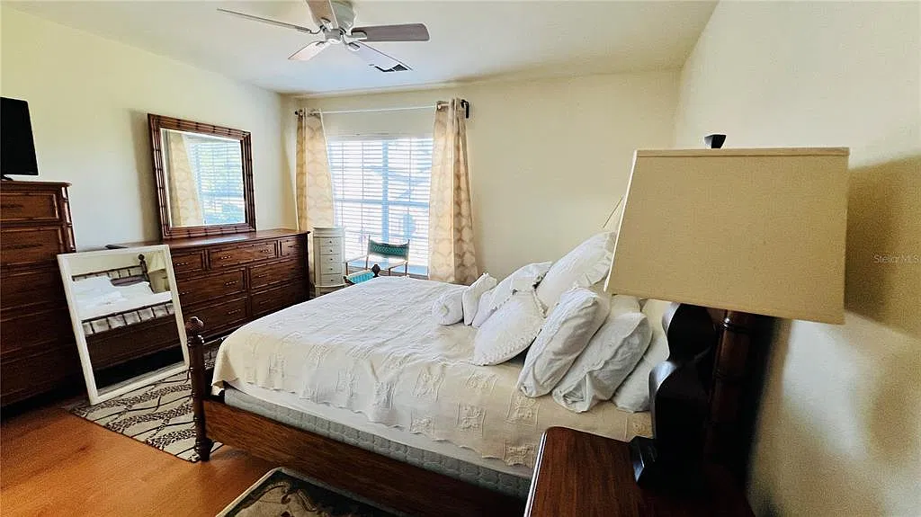 1 bed, 1.0 bath, 996 sqft, $1,850 — Photo 3