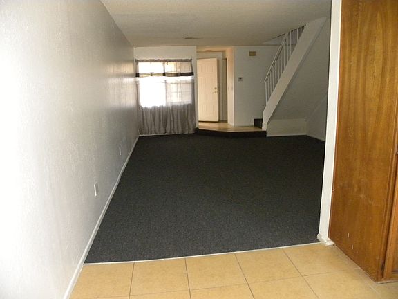 3rd image of 3762 Oxford Ln