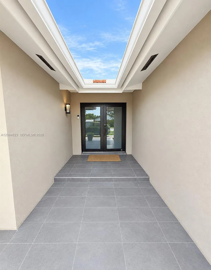 Kendall Place — Photo 2