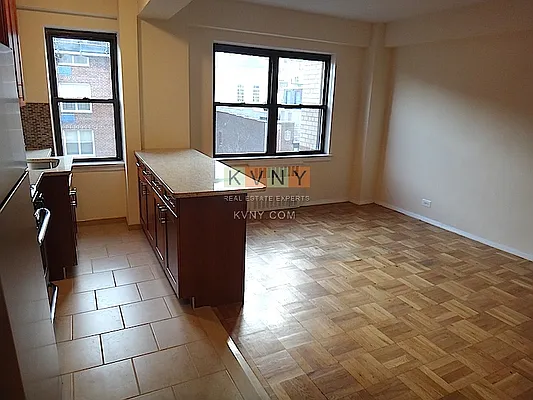Rented by KVNY Soho | media 17