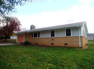 566 Robbinsville Rd, Andrews, NC 28901