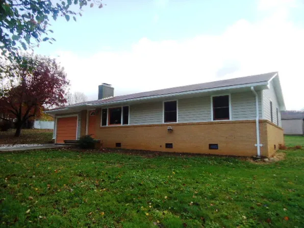 566 Robbinsville Rd, Andrews, NC 28901